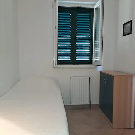 Frodo Lägenhet Makarska